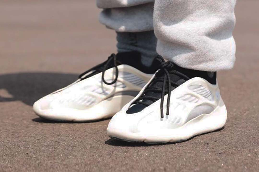 yeezy 700 white glow