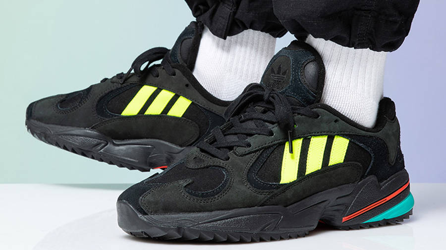 adidas trail black