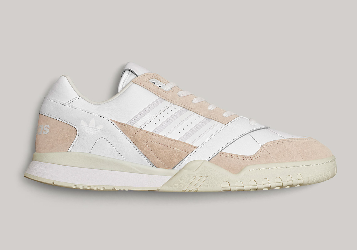 adidas-home-of-classics-AR-Trainer_EG5150_Lateral_006