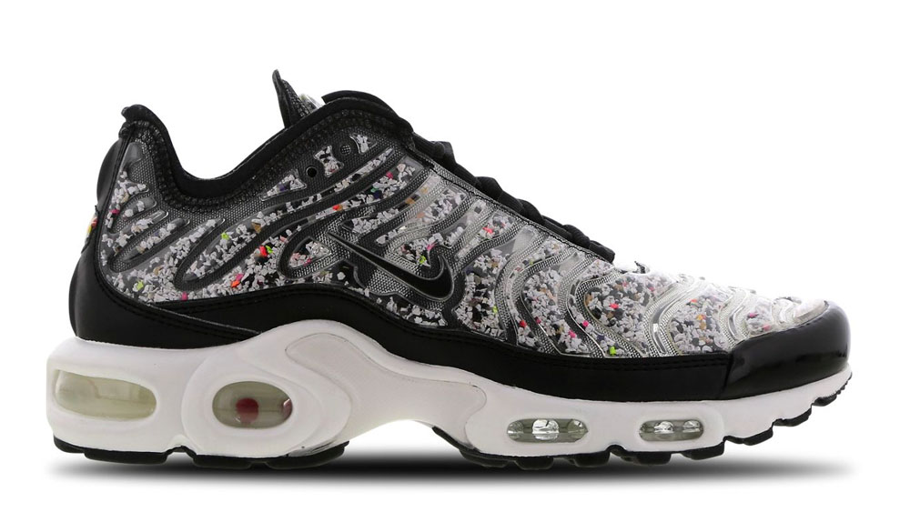 _0007_Nike Tuned Air Max Plus Recycled Black