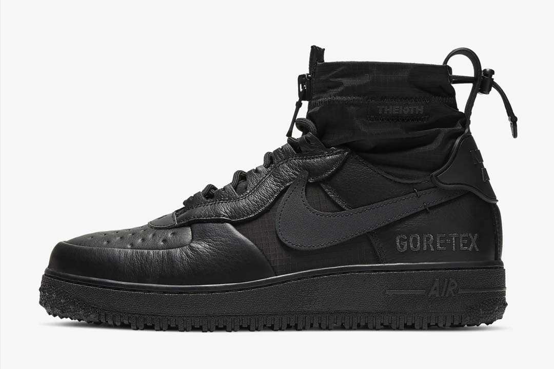 These BLACKED OUT Nike Sneakers Shouldn't Be Missed!
