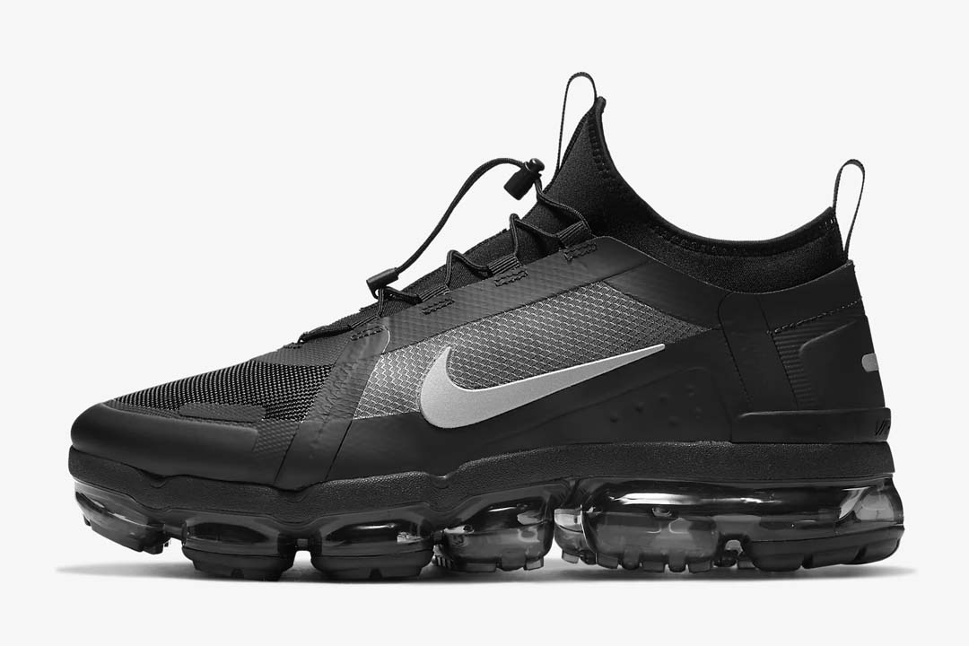 These BLACKED OUT Nike Sneakers Shouldn't Be Missed!