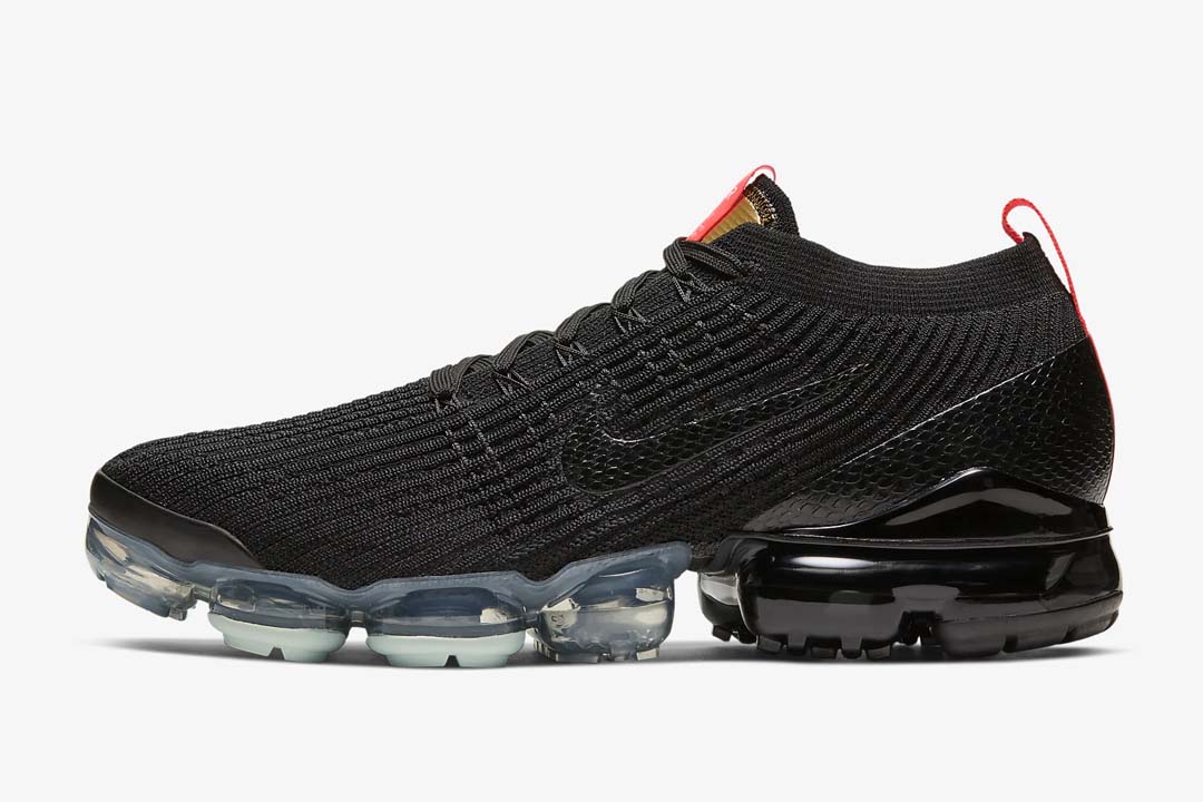 These BLACKED OUT Nike Sneakers Shouldn't Be Missed!