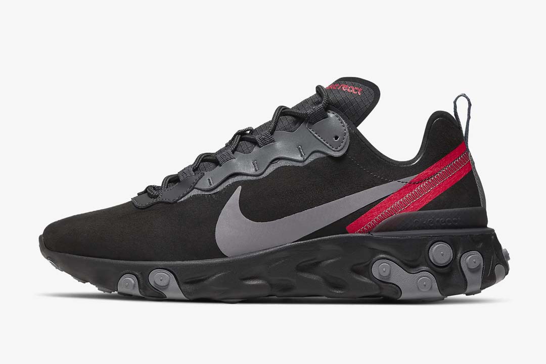 These BLACKED OUT Nike Sneakers Shouldn't Be Missed!