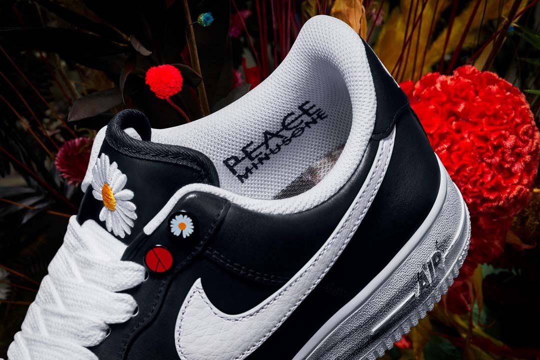 PEACEMINUSONE x Nike Air Force 1 'Para-Noise'