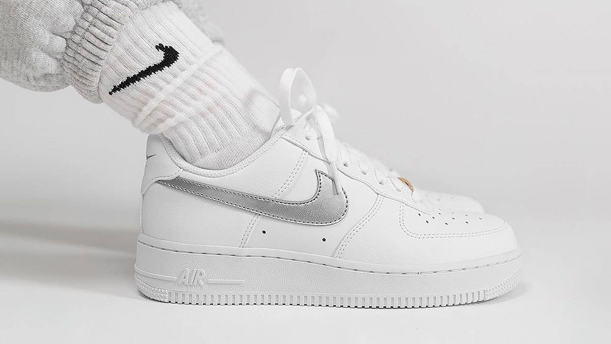 Nike Air Force 1 Silver Swoosh