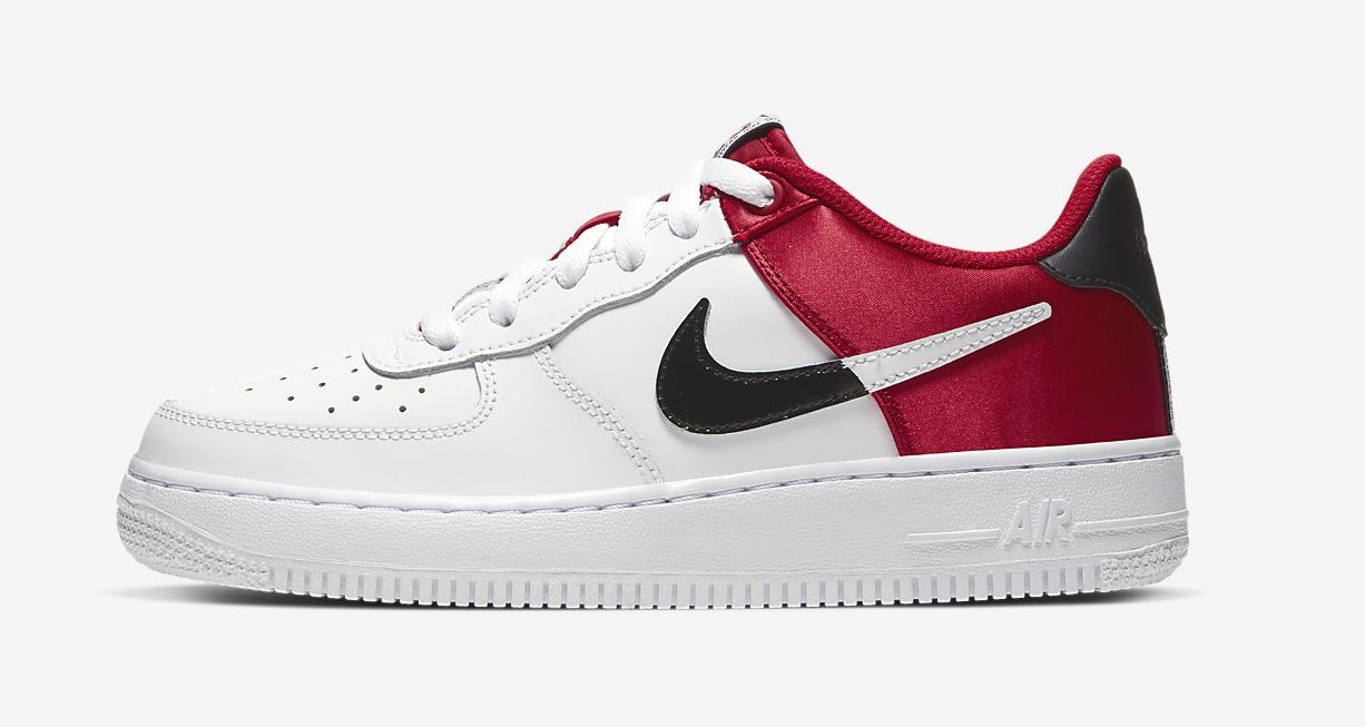 Nike Air Force 1 satin red