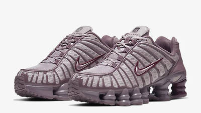 nike shox maroon