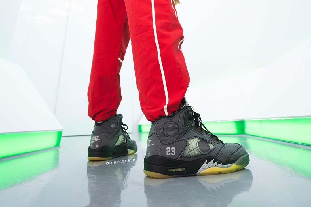 Off-White x Air Jordan 5 "Black Metallic"