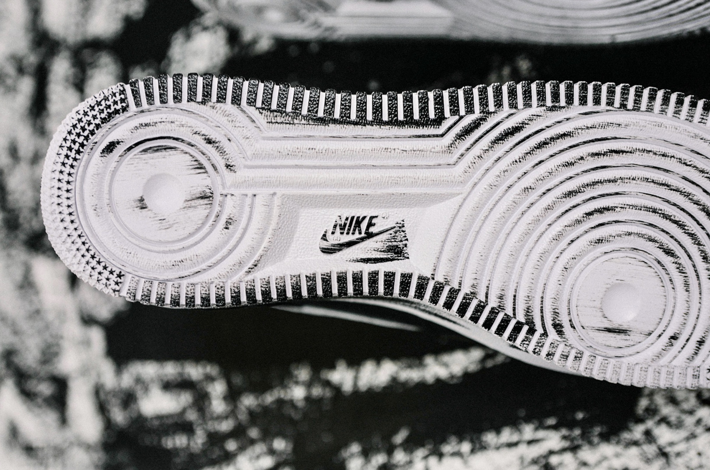 The PEACEMINUSONE x Nike Air Force 1 '07 Will Be Arriving This Week 8
