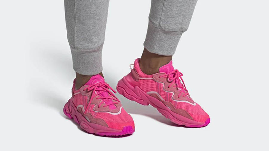 ozweego trainers pink