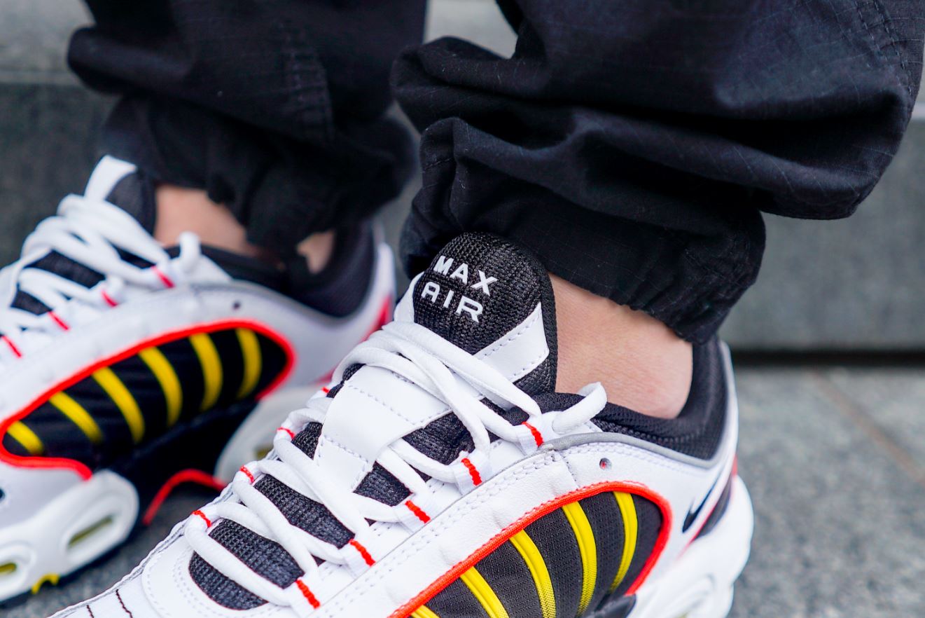 Take A Look At Our Unboxing Of The Nike Air Max Tailwind 4 Bright Crimson The Sole Supplier