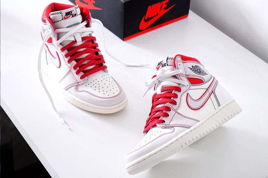 Jordan 1 phantom hot sale red laces