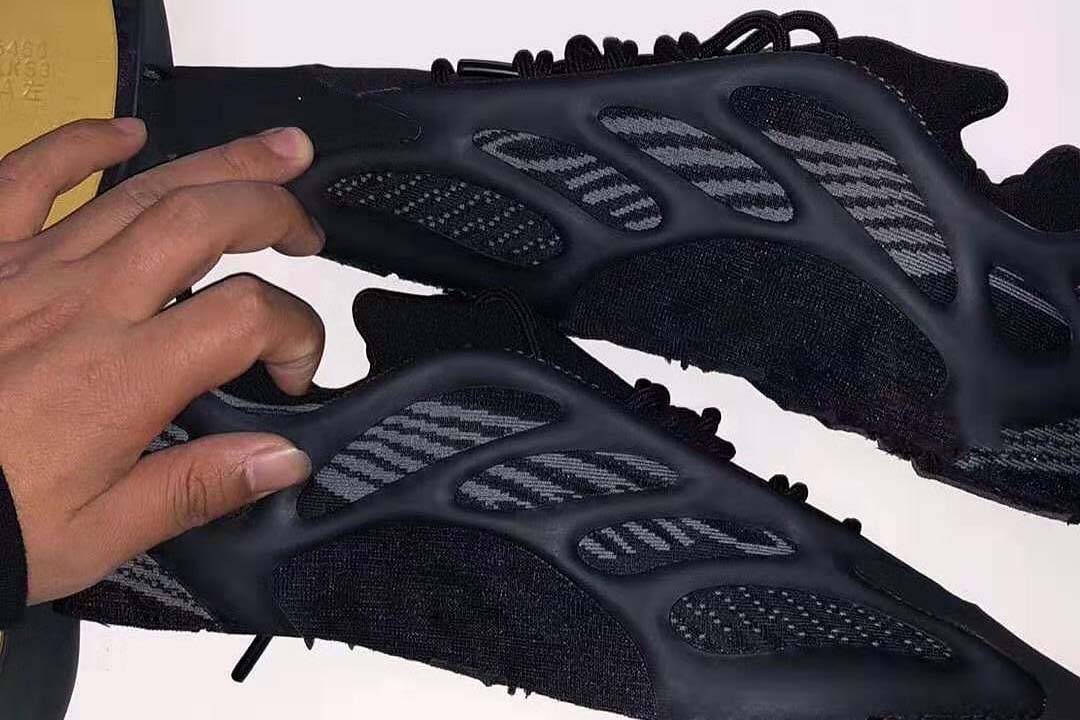 Yeezy 700 V3 "Triple Black"