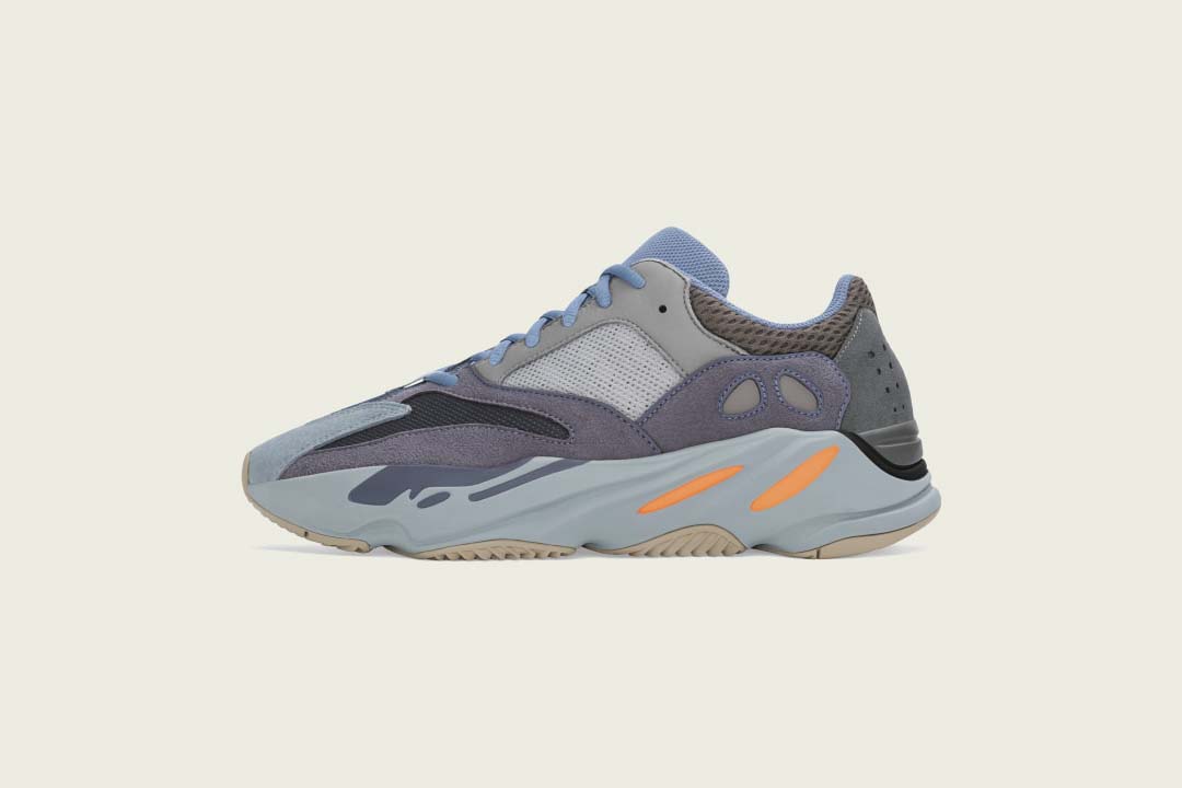 Yeezy 700 "Carbon Blue"