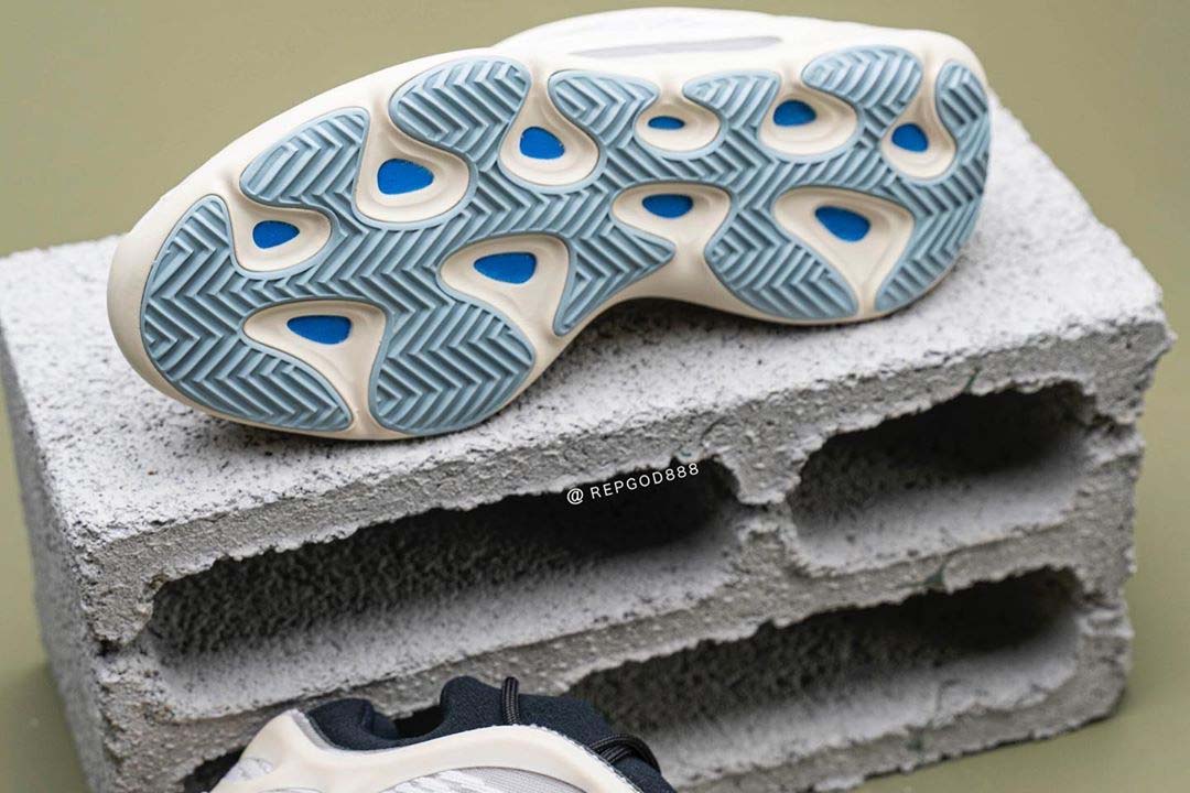 Yeezy 700 V3 "Azael"