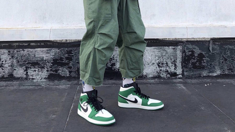 Jordan 1 Low Pine Green | Where To Buy | 553558-301 | The Sole 