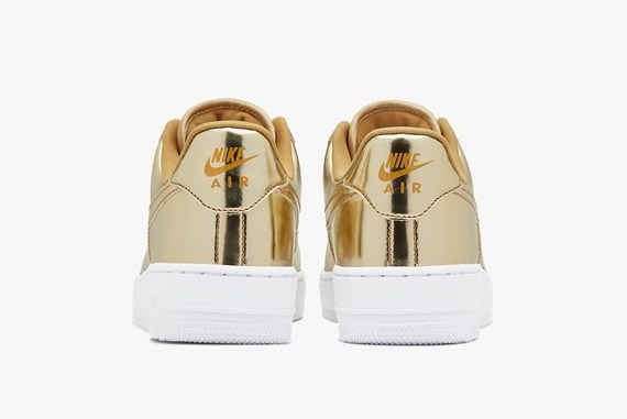 Nike Air Force. 1 Metallic Gold