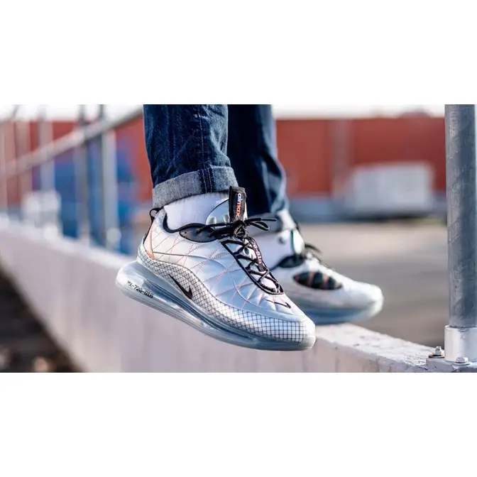 Nike Men's Air Max 720-818 Metallic Silver