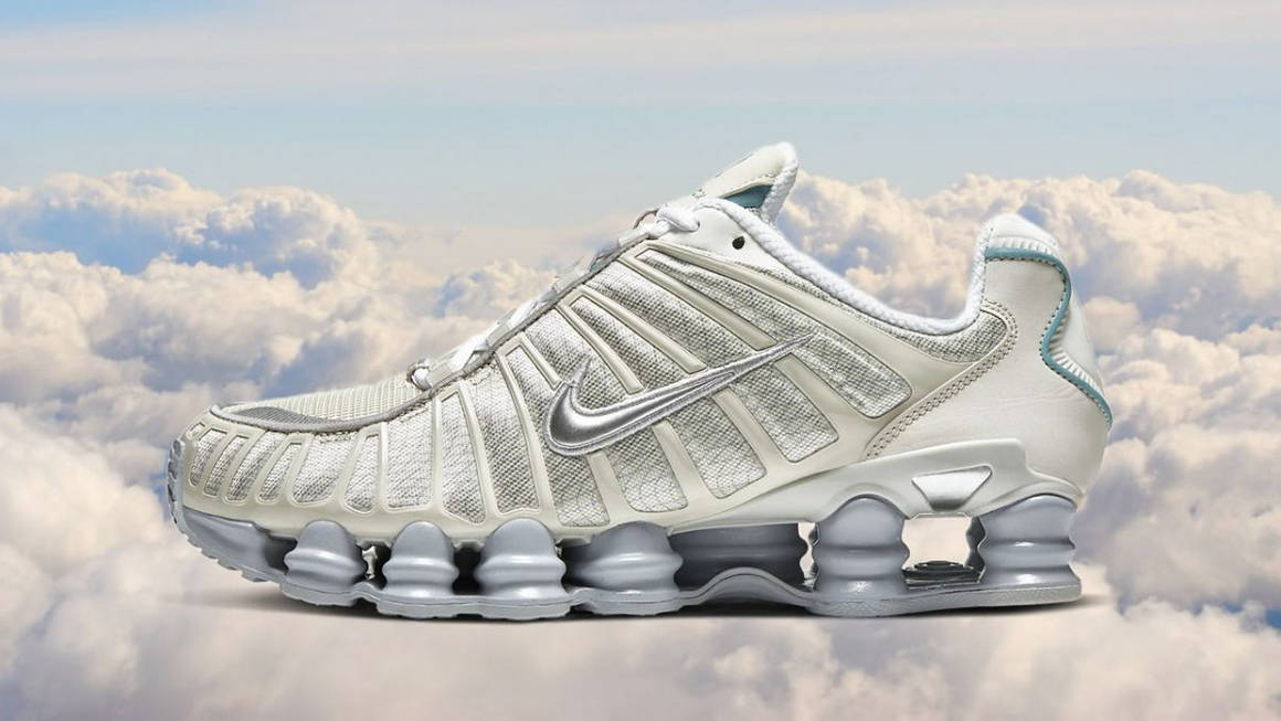 nike on clouds