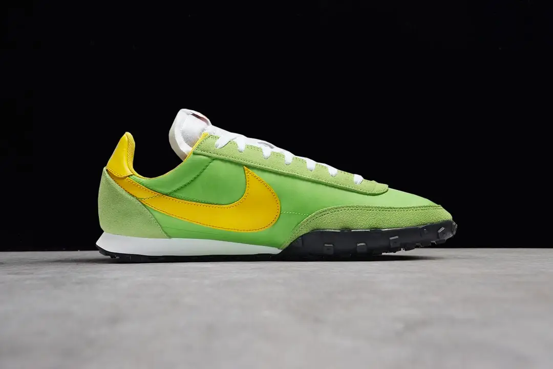 Nike waffle racer green on sale