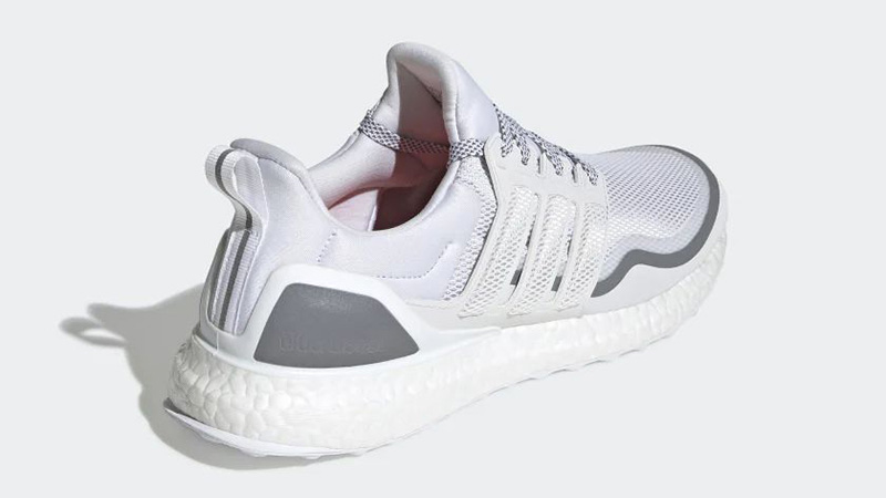 Adidas ultraboost  men's outlet reflective/white/crystal white/grey reflective pack