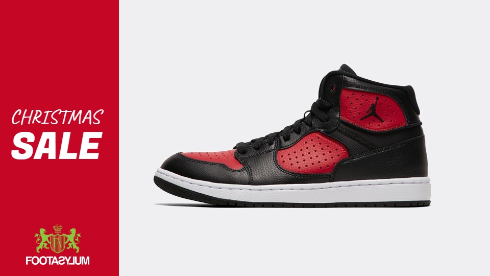 20 Christmas Sale Bargains For As Low As £35 At Footasylum 4