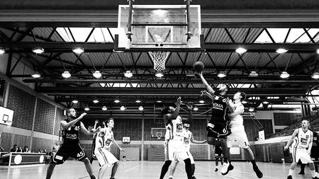 last nba player to wear chuck taylors