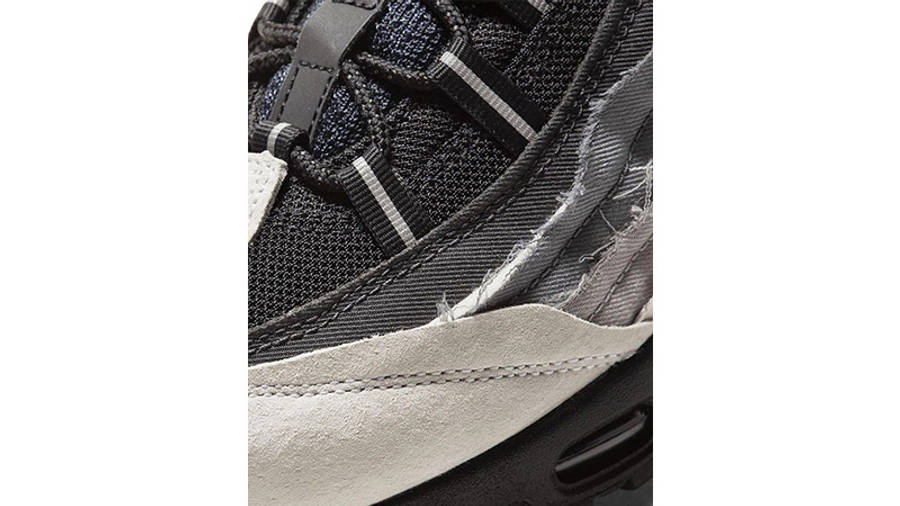 COMME des GARÇONS x Nike Air Max 95 Grey closeup