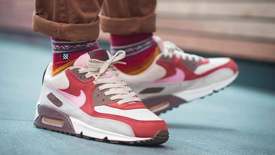 DQM x Nike Air Max 90 Bacon on foot