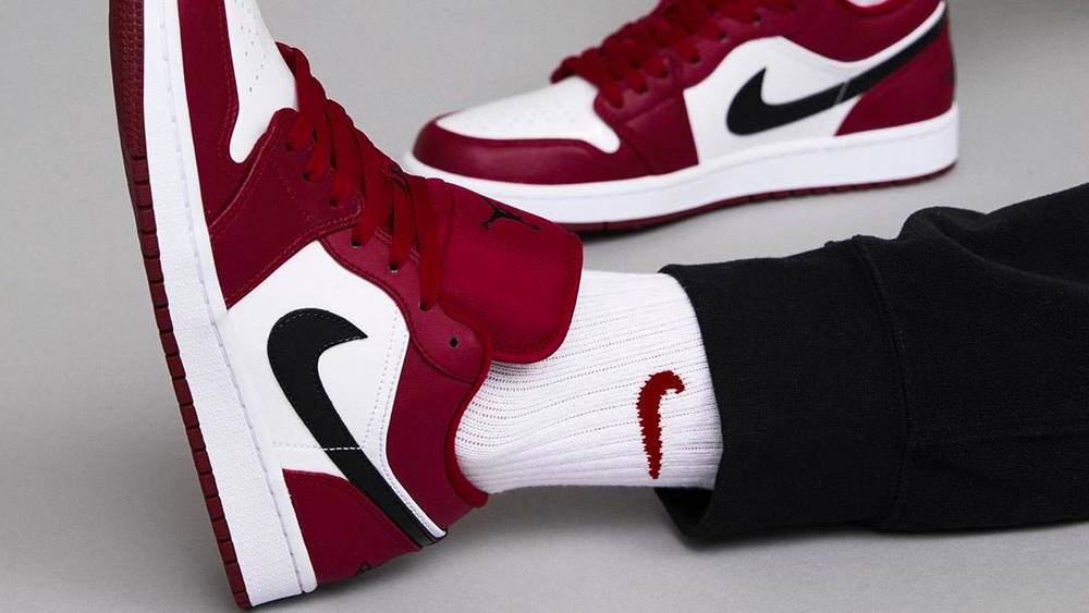 Air Jordan 1 Low "Noble Red"
