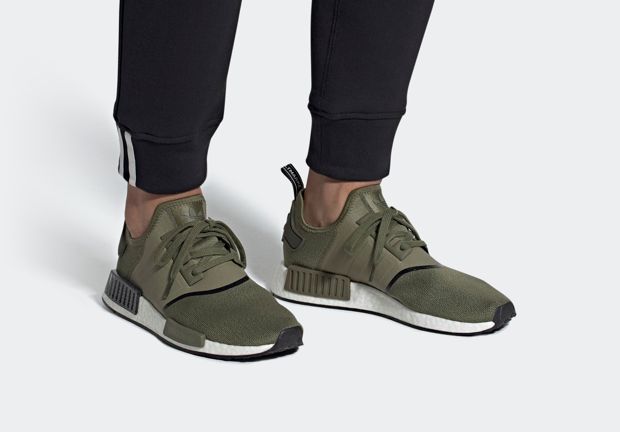 NMD_R1_Shoes_Green_EE5087_010_hover_standard