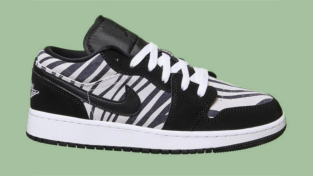 Cop This Air Jordan 1 Low Zebra For The Wild Price Of 49 The Sole Supplier