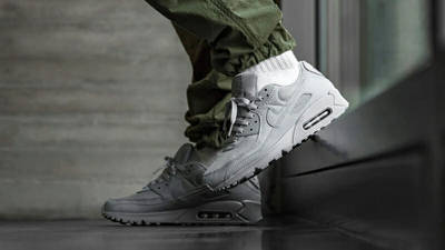 grey air max 90 on feet