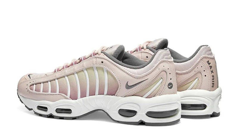 nike tailwind 4 pink