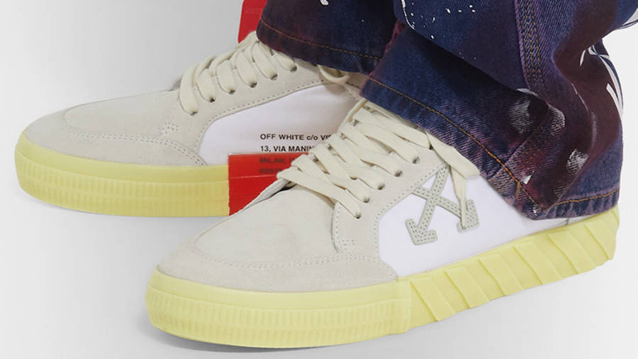 Off-White Suede Canvas Grey on foot