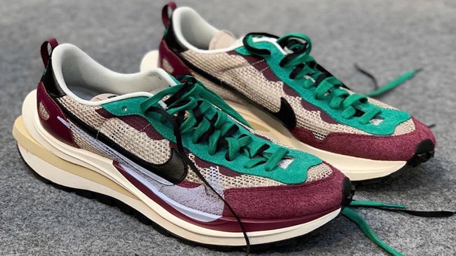 sacai x nike vaporwaffle red green