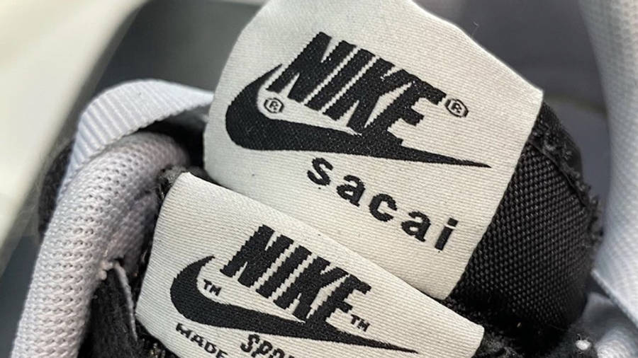 nike sacai tongue