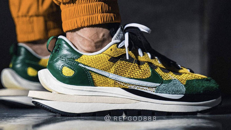 sacai x nike vaporwaffle stadium green