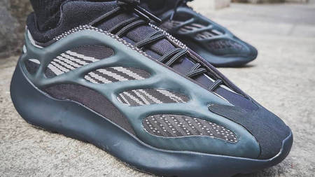 An On Foot Look At The Yeezy 700 V3 "Triple Black"