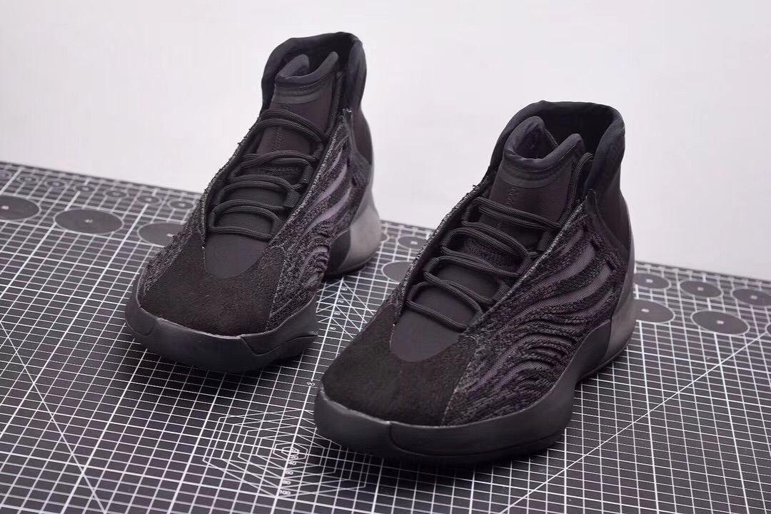 Yeezy Quantum "Barium"