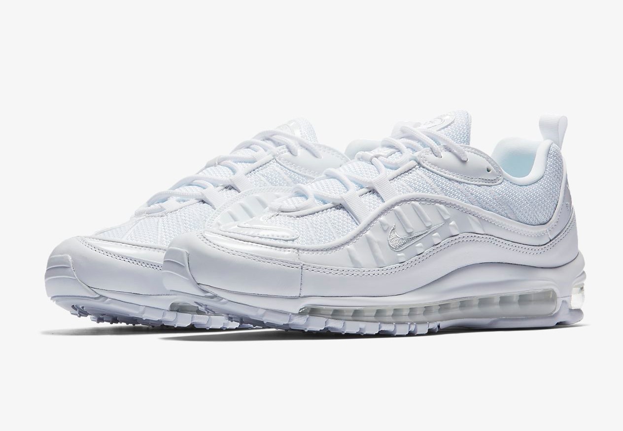 Catch These 25 Price Drops Before They Sellout From The Nike UK SALE