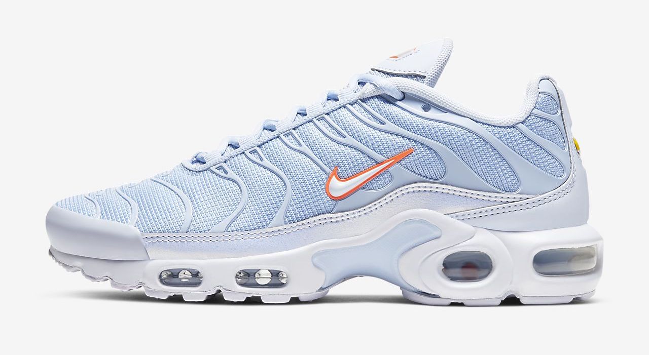 air max plus powder blue