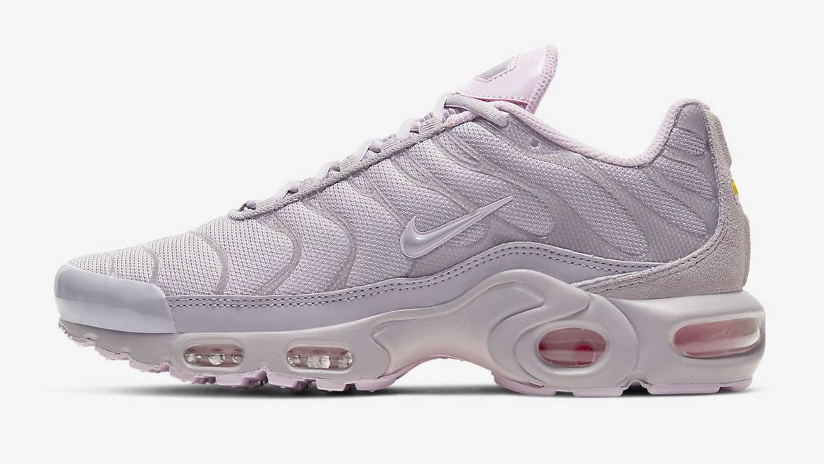 light pink air max plus