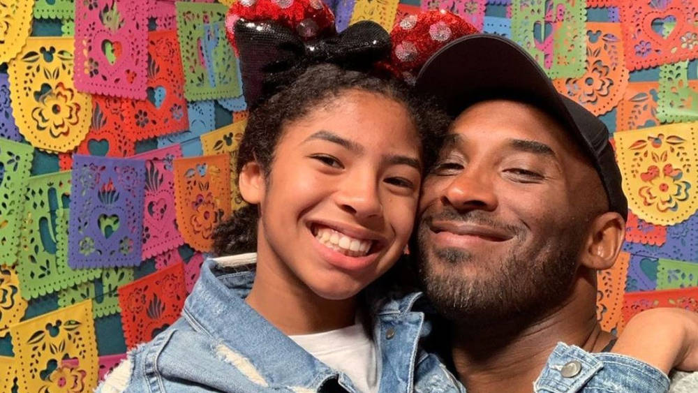 Paying Tribute To Kobe Bryant: Celebrities, Athletes And Fans Mourn Lakers Legend Paying Tribute To Kobe Bryant: Celebrities, Athletes And Fans Mourn Lakers Legend