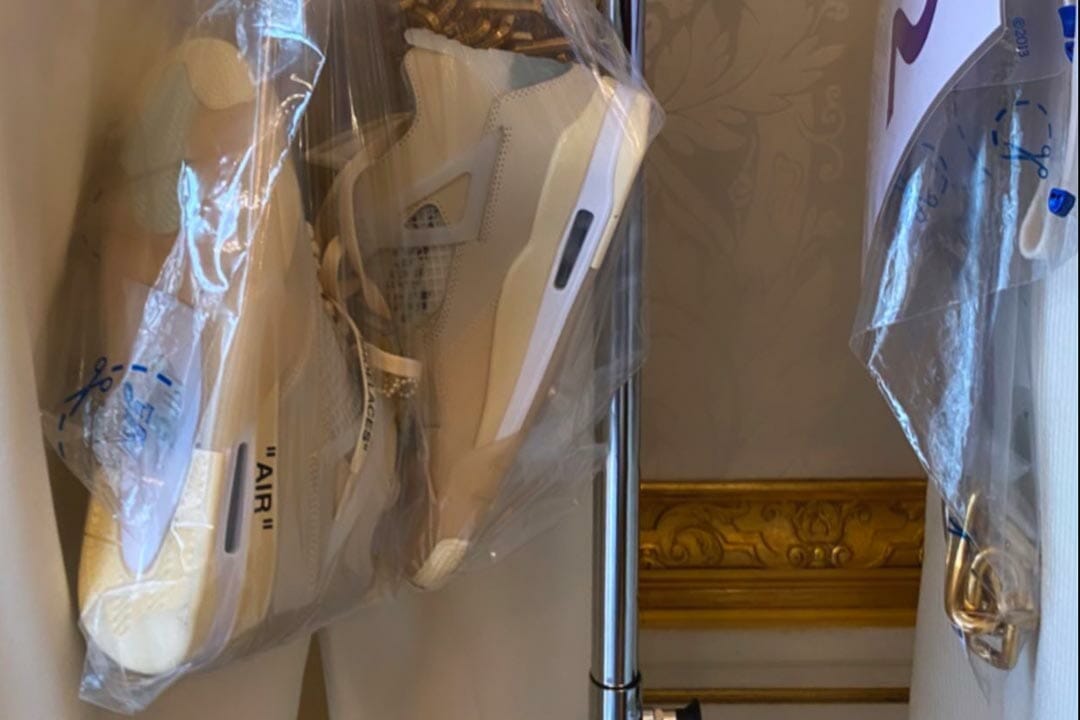 Off-White x Air Jordan 4