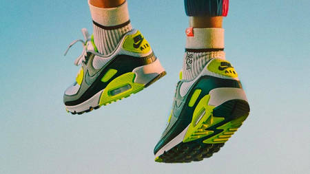 The 10 Best Nike Sneakers From The '90s That You Can Still Cop The 10 Best Nike Sneakers From The '90s That You Can Still Cop
