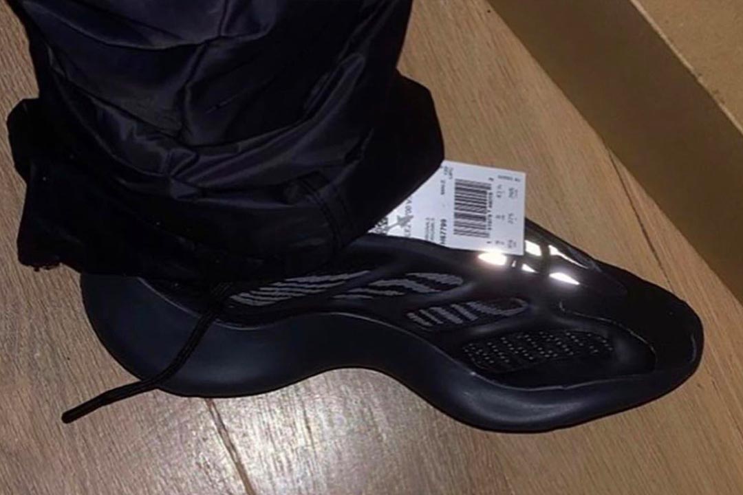 Yeezy 700 V3 "Alvah"