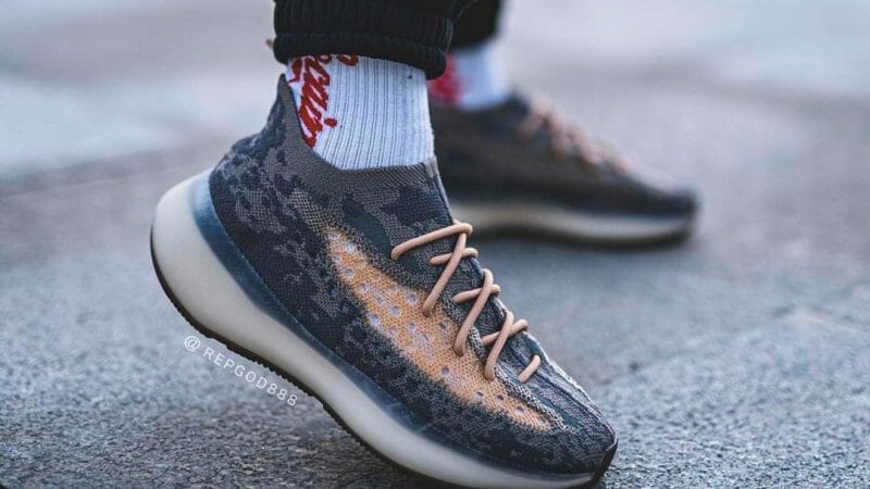 Sepatu Sneakers Wanita Adidas Yeezy Boost 350 V3.