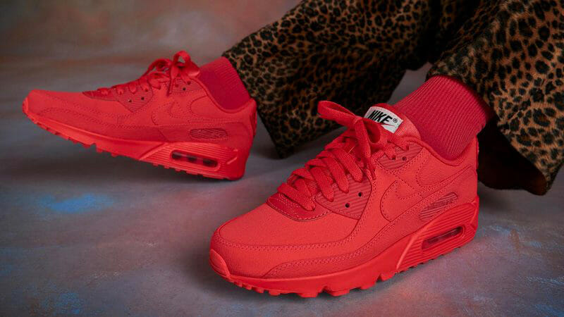 air max 90 triple red on feet